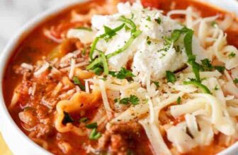 CrockPot Lasagna Soup {Cheesy & Delicious}
