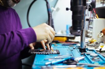 Apple Has Begun Selling iPhone 16 Replacement Parts