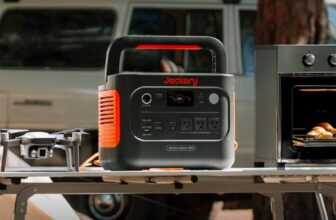 The Black Friday Price of the Jackery Explorer Power Station Is Still Live for Cyber Monday