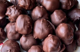 CRUNCHY PEANUT BUTTER BALLS – The Southern Lady Cooks