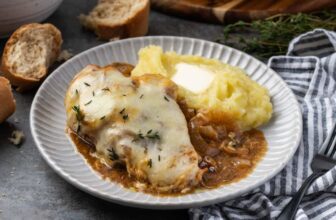 French Onion Chicken | Cookies & Cups