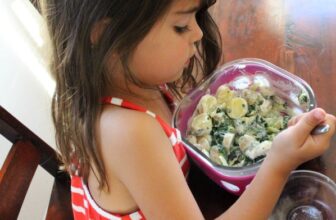 How to teach kids healthy eating habits